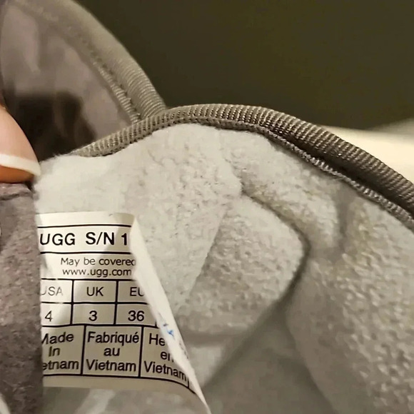 KIDS UGG BOOTS - Picture 7 of 8